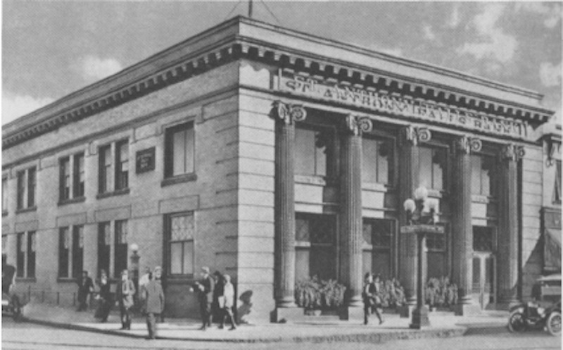 A grayscale historical photo of the building at 326 East Hennepin Ave.